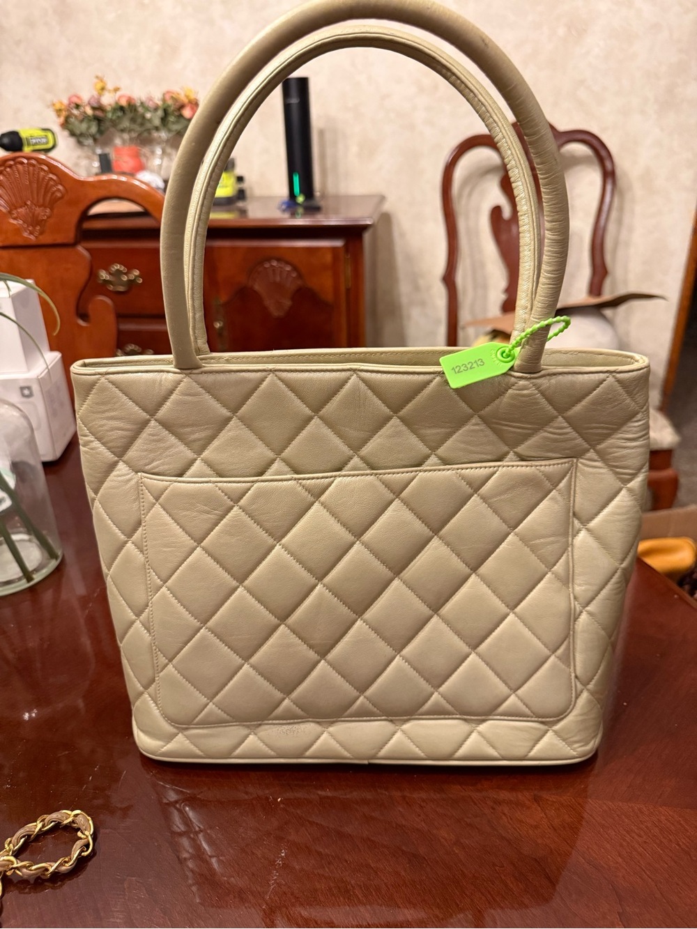 🔥 Chanel Vintage Beige Lambskin Medallion Tote Bag - Picture 3 of 13
